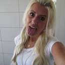 Naughty Rhianna from Tri-Cities wants to swap pics with you!
